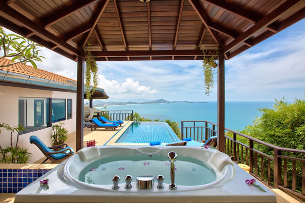 Infinity pools